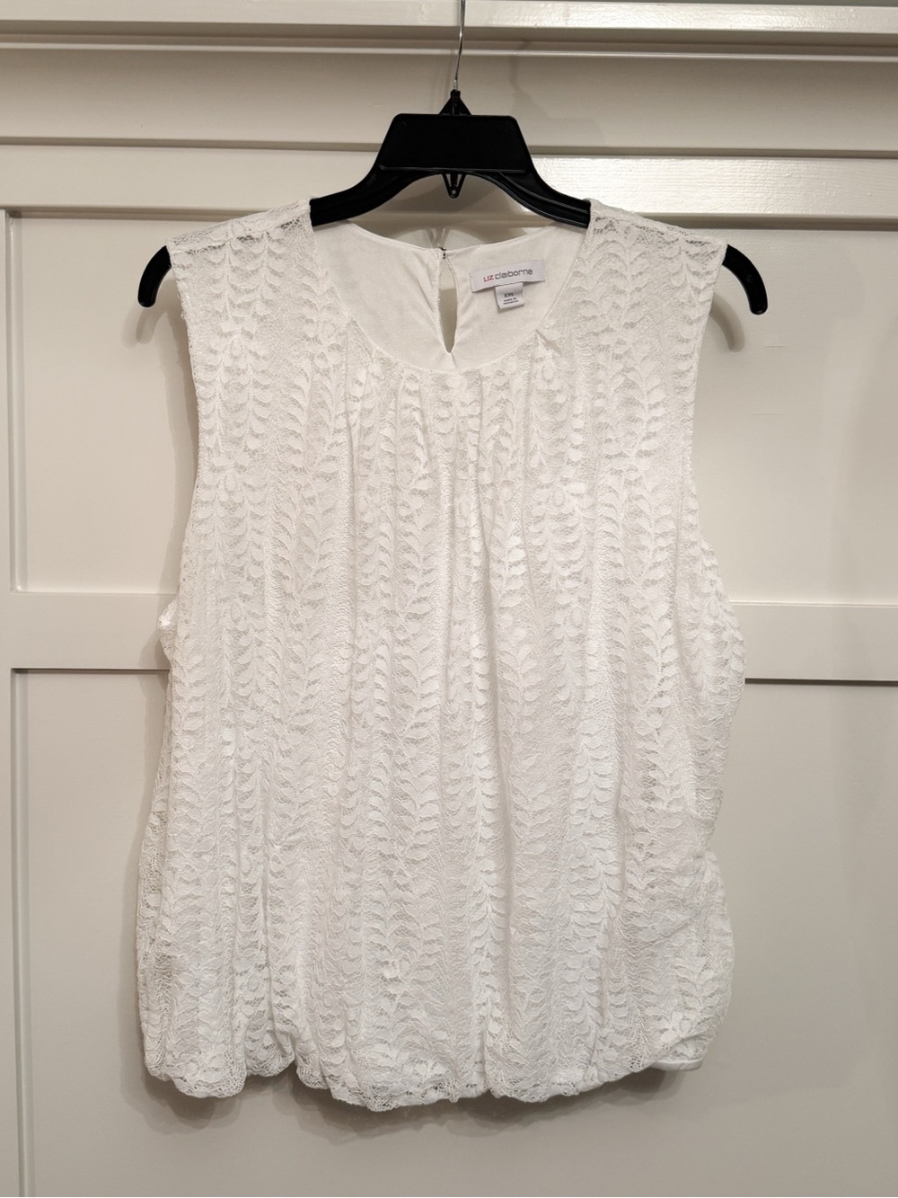 Liz Claiborne White Lace Sleeveless Camisole